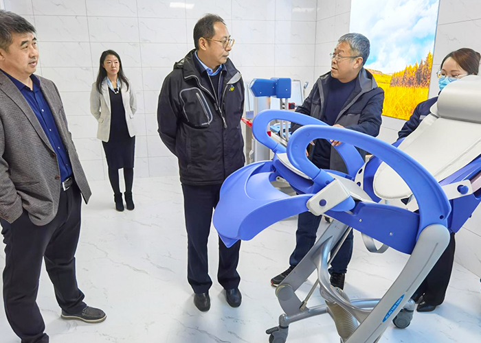 國內(nèi)康復(fù)輔具研究中心主任劉健一行參觀久久艷陽秦皇島公司